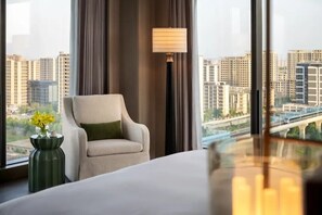 Executive Suite, 1 King Bed | Minibar, in-room safe, desk, laptop workspace
