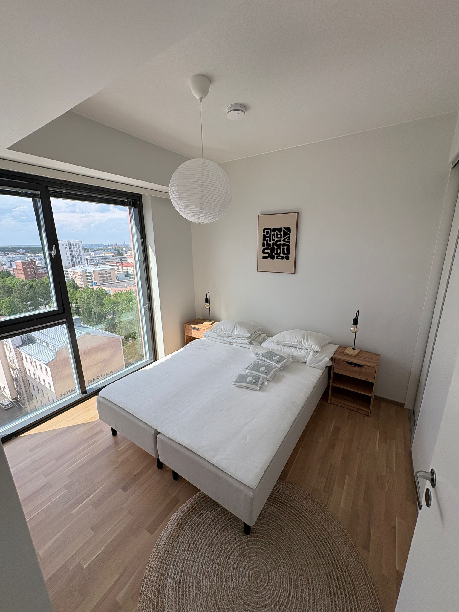 Apartamento superior, 2 quartos, sauna seca, vista para a cidade | Cortinas blackout, ferros/tábuas de passar roupa, Wi-Fi de cortesia