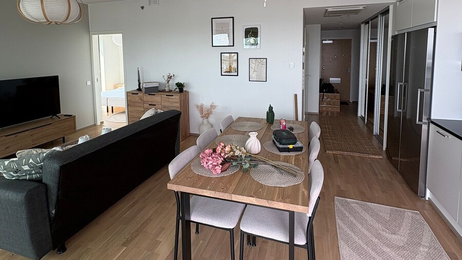 New 12th Floor 2BR Apt - Stunning Views