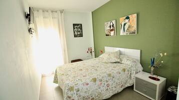 Iron/ironing board, WiFi, bed sheets