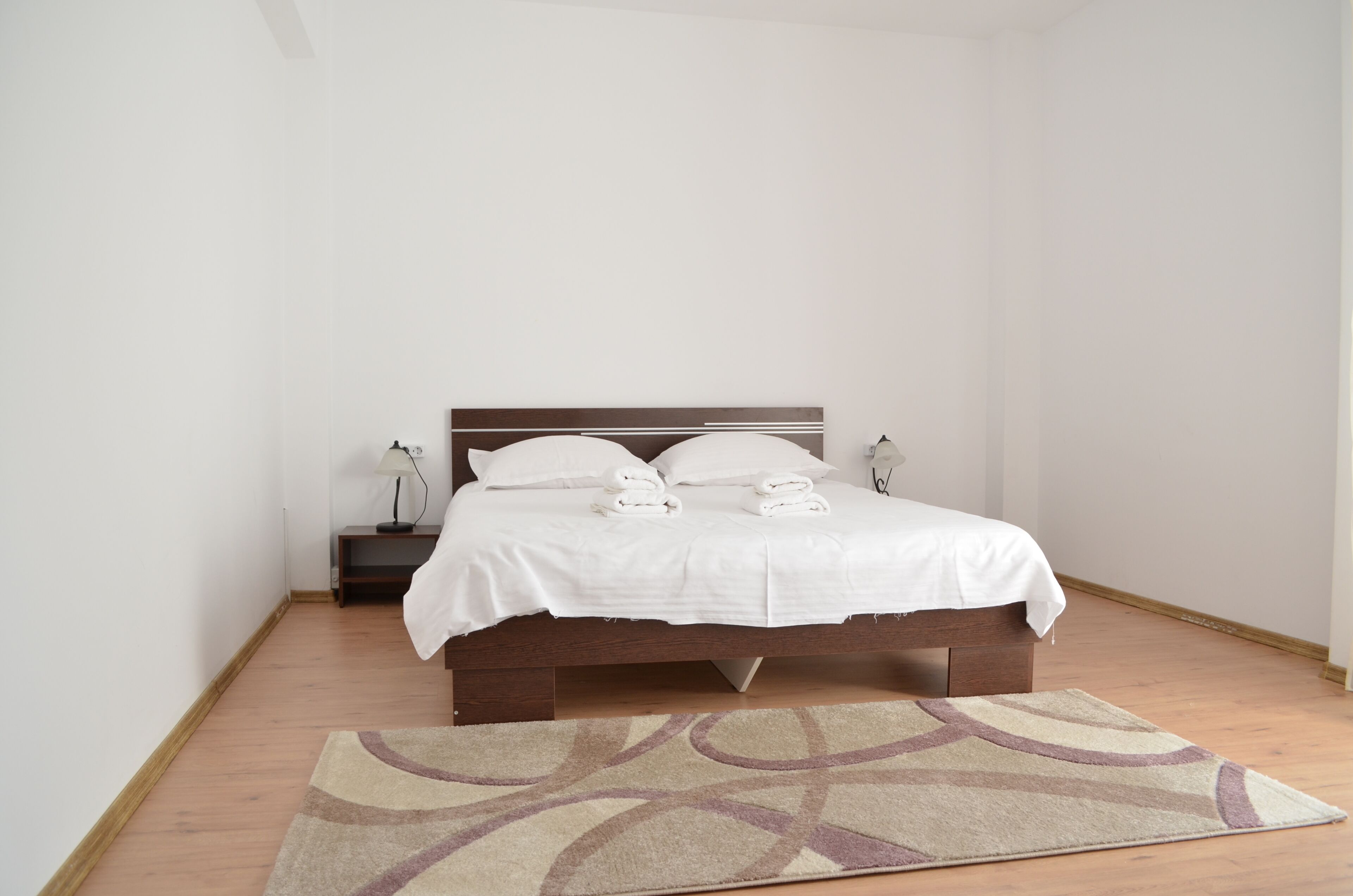 Iron/ironing board, Internet, bed sheets