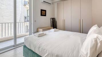 Desk, iron/ironing board, travel crib, WiFi
