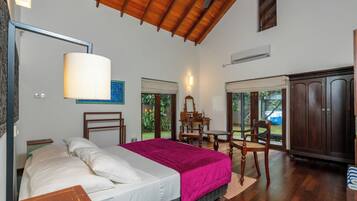 Villa, Pool View | Egyptian cotton sheets, premium bedding, blackout drapes