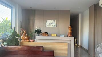 Deluxe Double Room, City View | Lobby