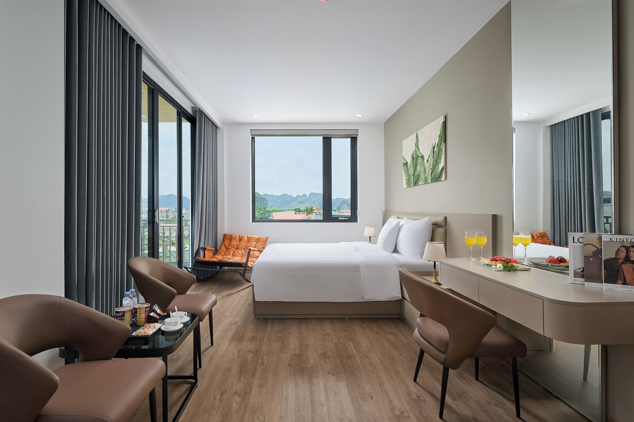 Quarto casal luxo (Bathtub) | Frigobar, escrivaninha, espaço de trabalho para notebook