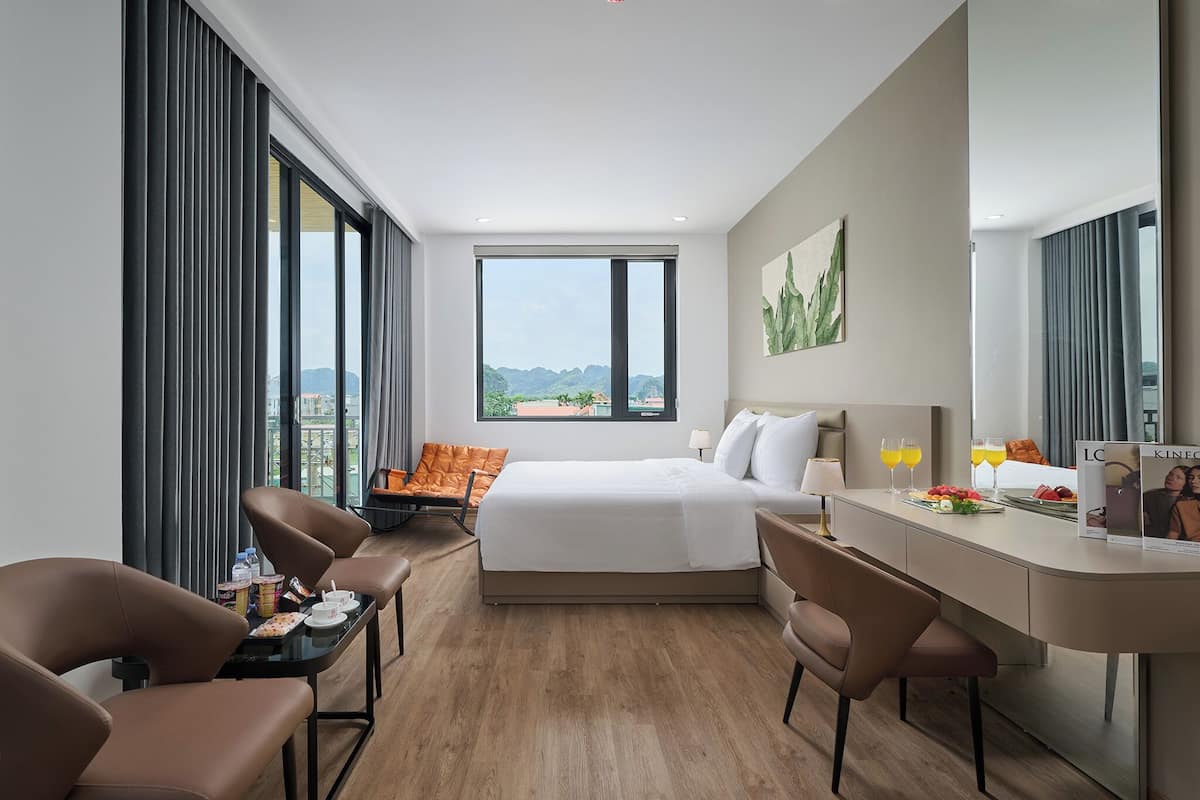 Quarto casal luxo (Bathtub) | Frigobar, escrivaninha, espaço de trabalho para notebook