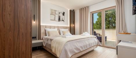 In-room safe, iron/ironing board, free WiFi, bed sheets
