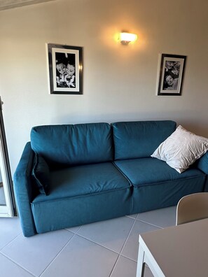 Living area - Panoramic attic horizon with parking. Very close to the sea and services. (Loano)
