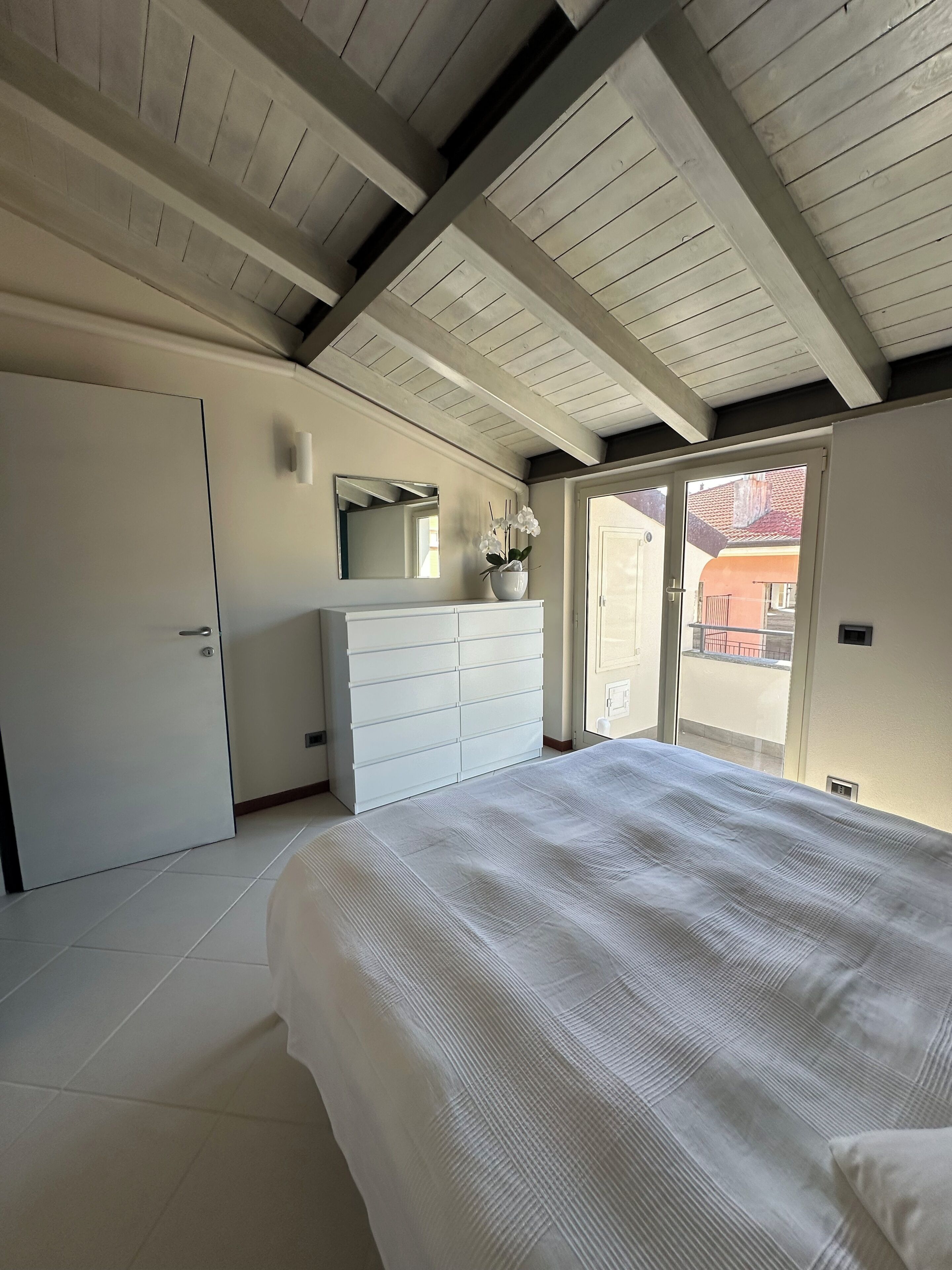 1 slaapkamer, een strijkplank/strijkijzer, gratis wifi, beddengoed