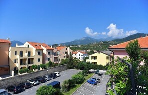 Exterior - Panoramic attic horizon with parking. Very close to the sea and services. (Loano)