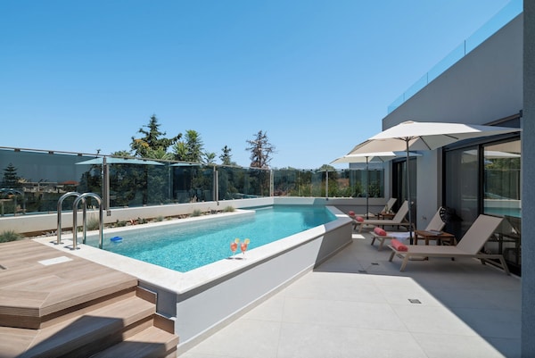 House Of Hermes With Heated Pool And Sea View - Chania
