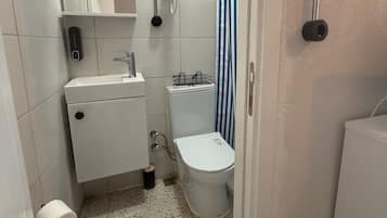 Comfort Twin Room, City View | Bathroom | Shower, hair dryer, towels, soap