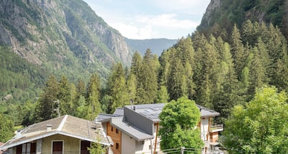 San Martino Val Masino with Private Parking