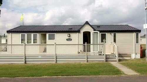 2 Bed - Sleeps 6 - Lake View - Beach Access - Pets