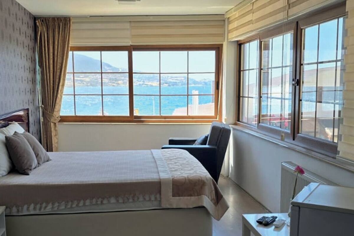Habitación Deluxe, vistas al mar | Espacio para trabajar con un portátil y wifi gratis