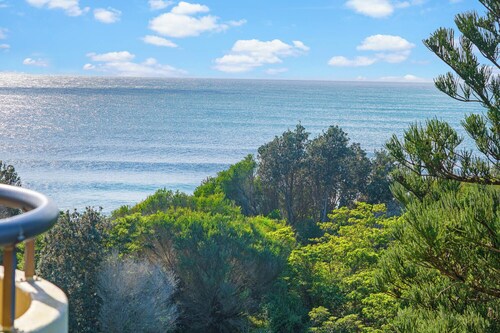 Coastal Apartment with Ocean Views, Pool, Sauna & Tennis Court