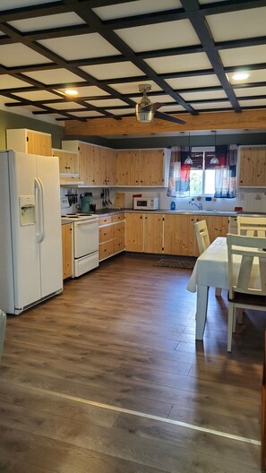 Private kitchen - Very unique and cozy 1-bedroom apartment in the rear of home, located in Ayden . (Ayden)