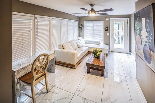 Moss drive retreat - Close to the woods