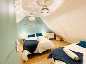 WiFi, bed sheets