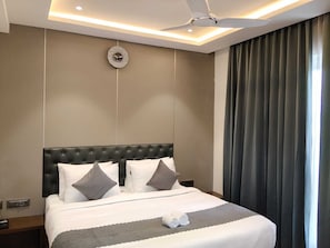 Luxury Suite, Balcony, City View | Iron/ironing board, free WiFi, bed sheets - LG CORDIAL (Mysore)