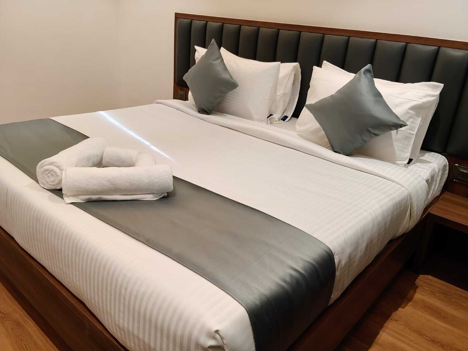 Iron/ironing board, free WiFi