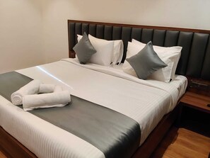 Iron/ironing board, free WiFi - LG CORDIAL (Mysuru)