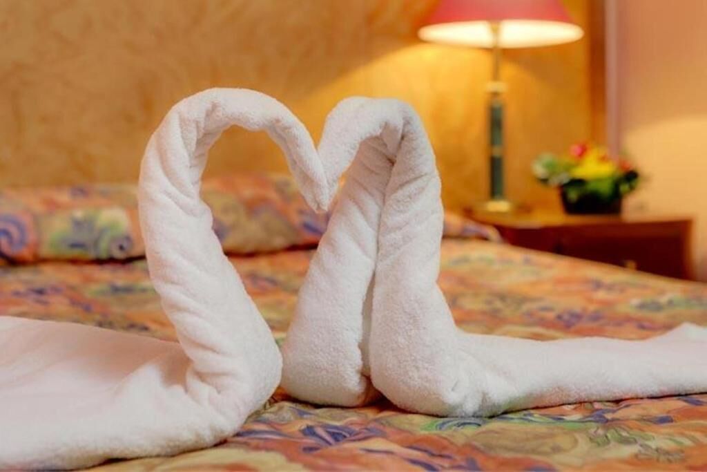 Chambre Classique Double ou avec lits jumeaux | Fer et planche à repasser, Wi-Fi gratuit