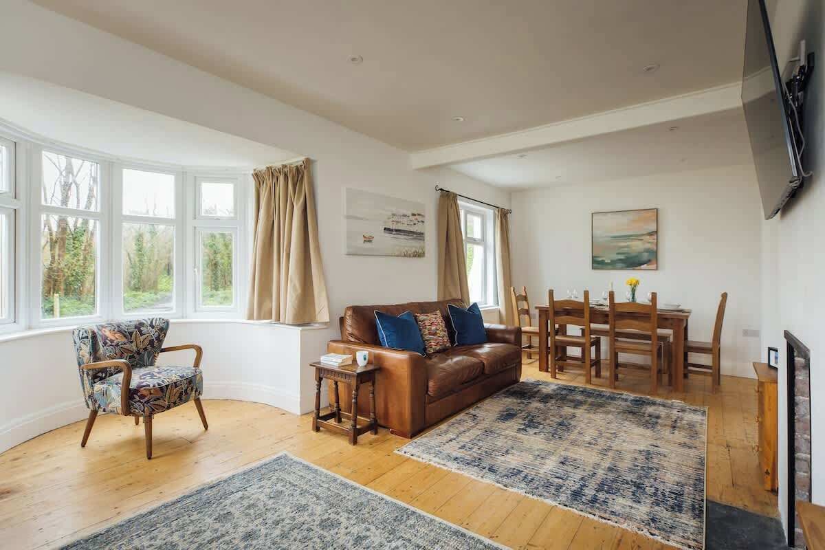 Tenby South Beach Hideaway With Parking - Tenby