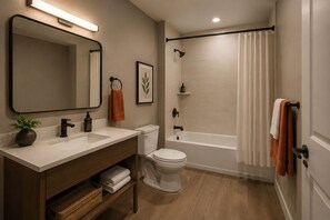Quarto júnior | Banheiro | Produtos de toalete grátis, secador de cabelo, toalhas de banho 