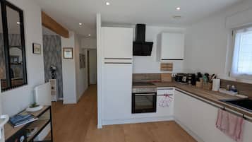 Fridge, microwave