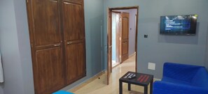 Shared Dormitory, 1 Bedroom | Living room - Room-budget Studio Room In Lome Togo (Lomé)