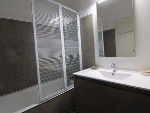 Bathroom - Apartment, pets allowed - 6 guests, mountain view (Huez)