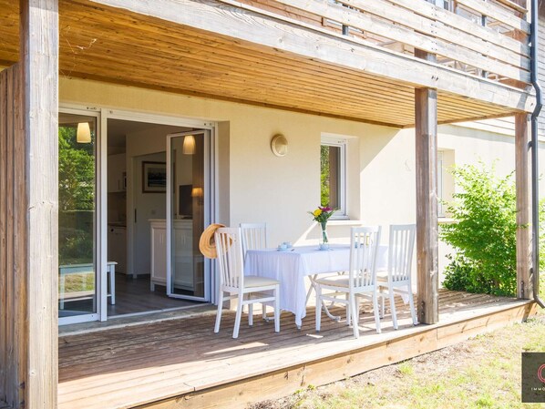 Outdoor dining - Cozy apartment near the lake - 4 guests (Parentis-en-Born)