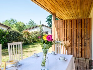 Outdoor dining - Cozy apartment near the lake - 4 guests (Parentis-en-Born)