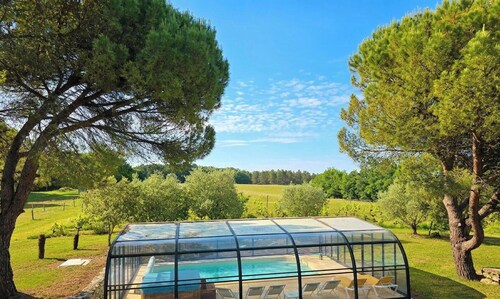House with pool, pets allowed - 12 guests