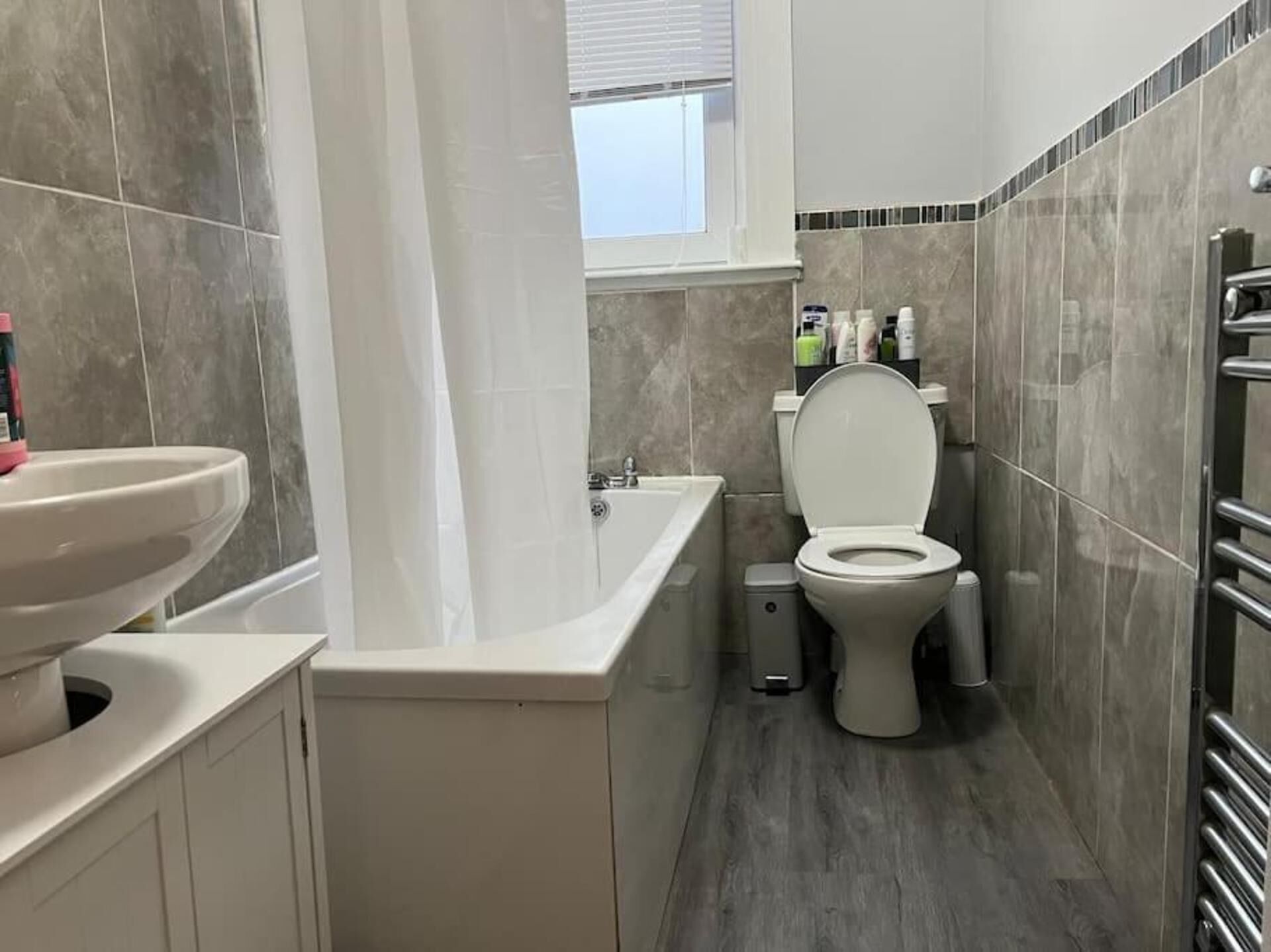 Combined shower/bathtub, deep-soaking bathtub, hair dryer, towels