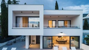Outdoor dining - Villa XeMa (Dramalj)
