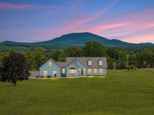 Country Roads Cottage - Amish Living Reimagined in WV - HOT TUB