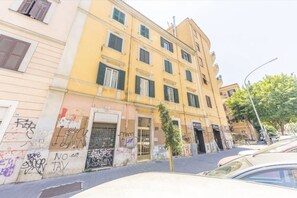 Exterior - Delightful little house to discover the truest and most popular Rome in the heart of Pigneto (Roma RM)