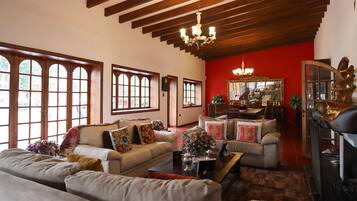 12 bedrooms, Internet