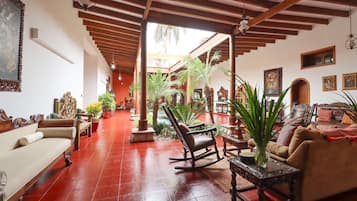 House | 12 bedrooms, Internet