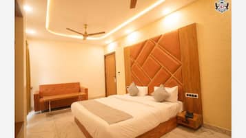 Comfort Room | Desk, free WiFi