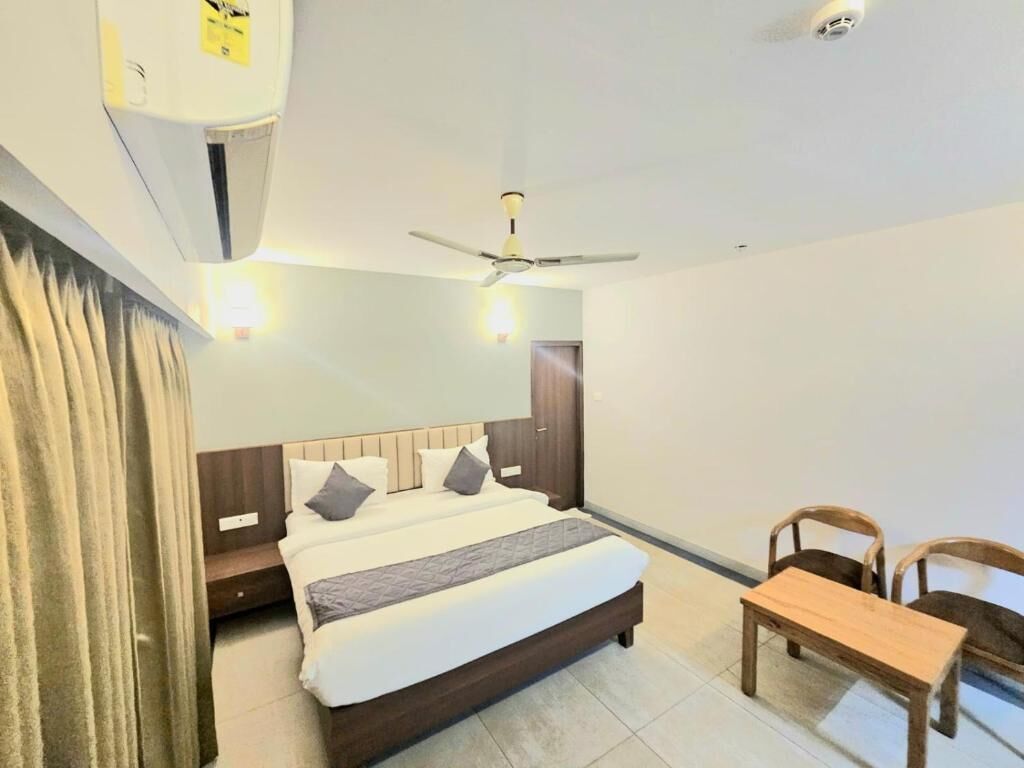 Deluxe Double Room, Balcony, City View | Free WiFi