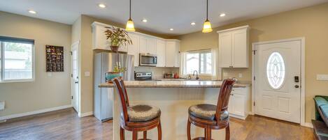 House (4 Bedrooms) | Interior