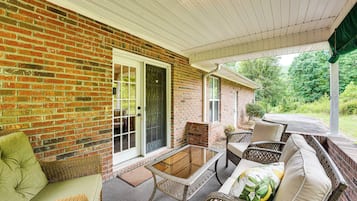 House (4 Bedrooms) | Front of property