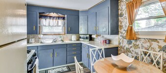 Shop, Dine, Walk to Houghton Lake! Family Getaway