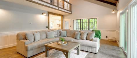 House (5 Bedrooms) | Interior