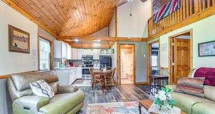 2 Mi to Lake Champlain! 4 Riverfront Cabins