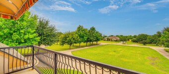 Red Oak Group Getaway w/ Yard + Patio