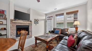 TV, fireplace